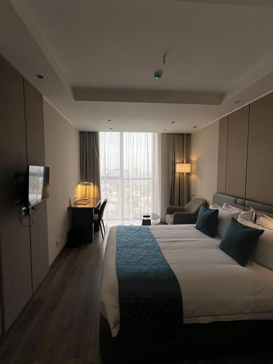 Sofia International Hotel Biszkek Zewnętrze zdjęcie
