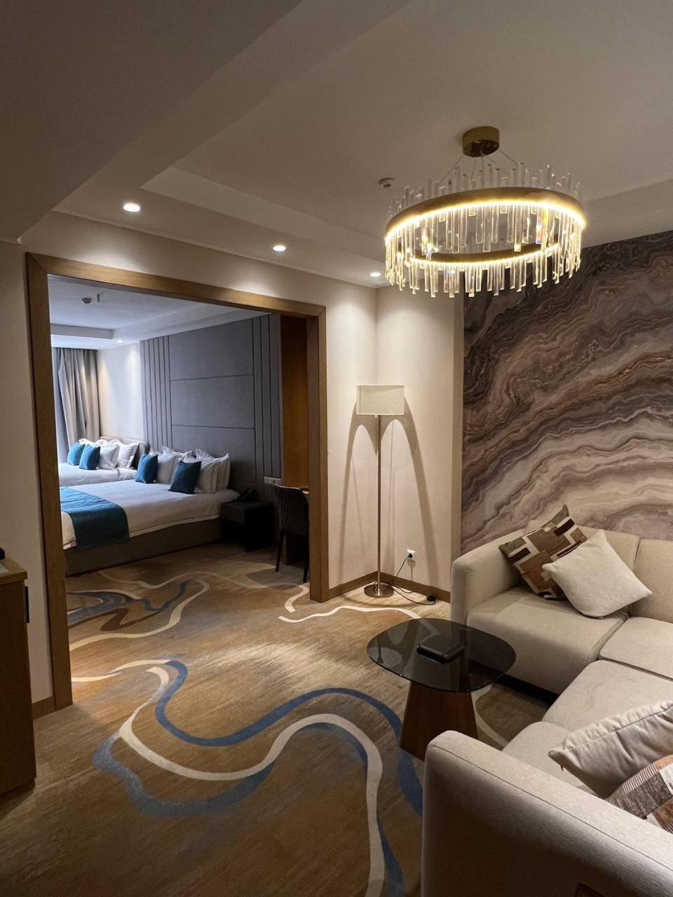 Sofia International Hotel Biszkek Zewnętrze zdjęcie